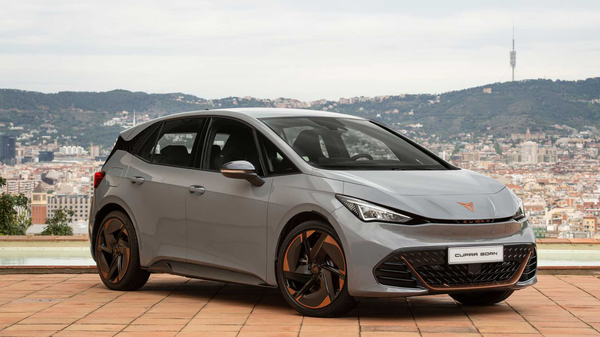 The CUPRA Born reaches the final 7 for Car of the Year 2022